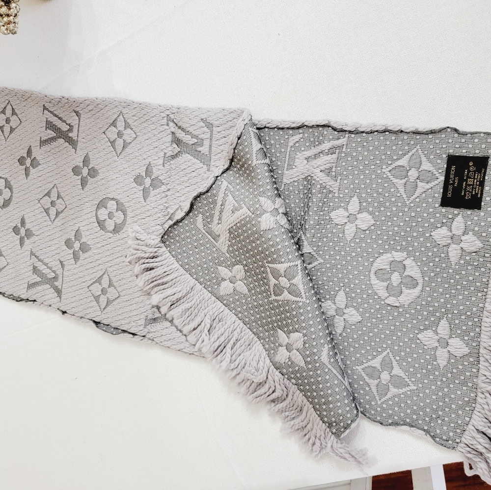 Louis Vuitton Knit Wrap